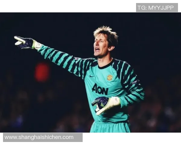 足球球星挺身而出勇救溺水少年展现运动员无畏精神和社会责任感